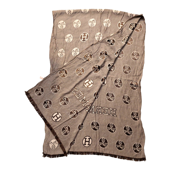 HERMÈS Iconic Brown & Beige  Reversible H Horse & Carriage Print Scarf Pre-owned - Picture 6 of 16